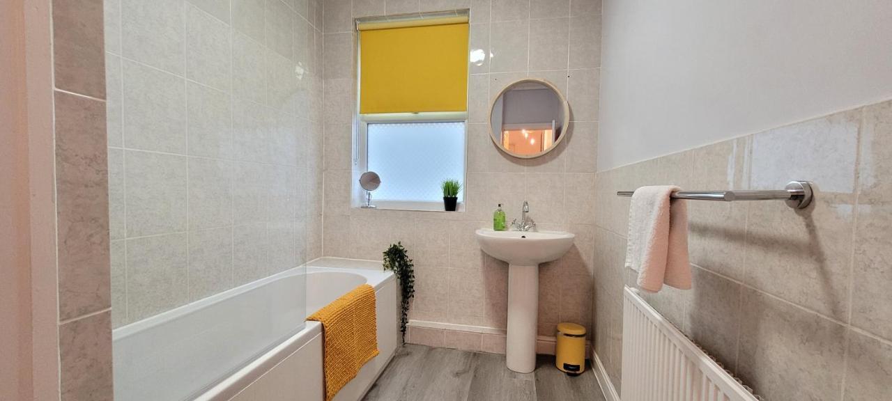 Hartoft St - 2 Bed Near River Йорк Экстерьер фото